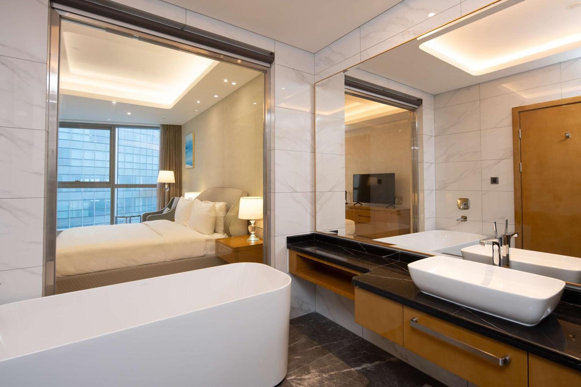 Hilton Brazzaville Les Tours Jumelles Hotel & Residences Exterior foto