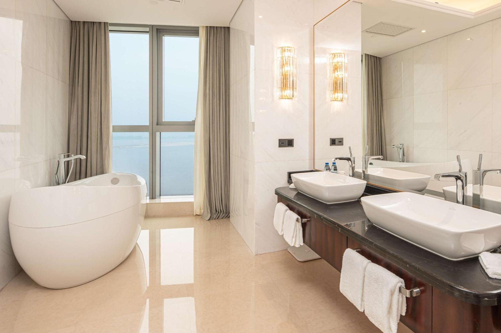 Hilton Brazzaville Les Tours Jumelles Hotel & Residences Exterior foto