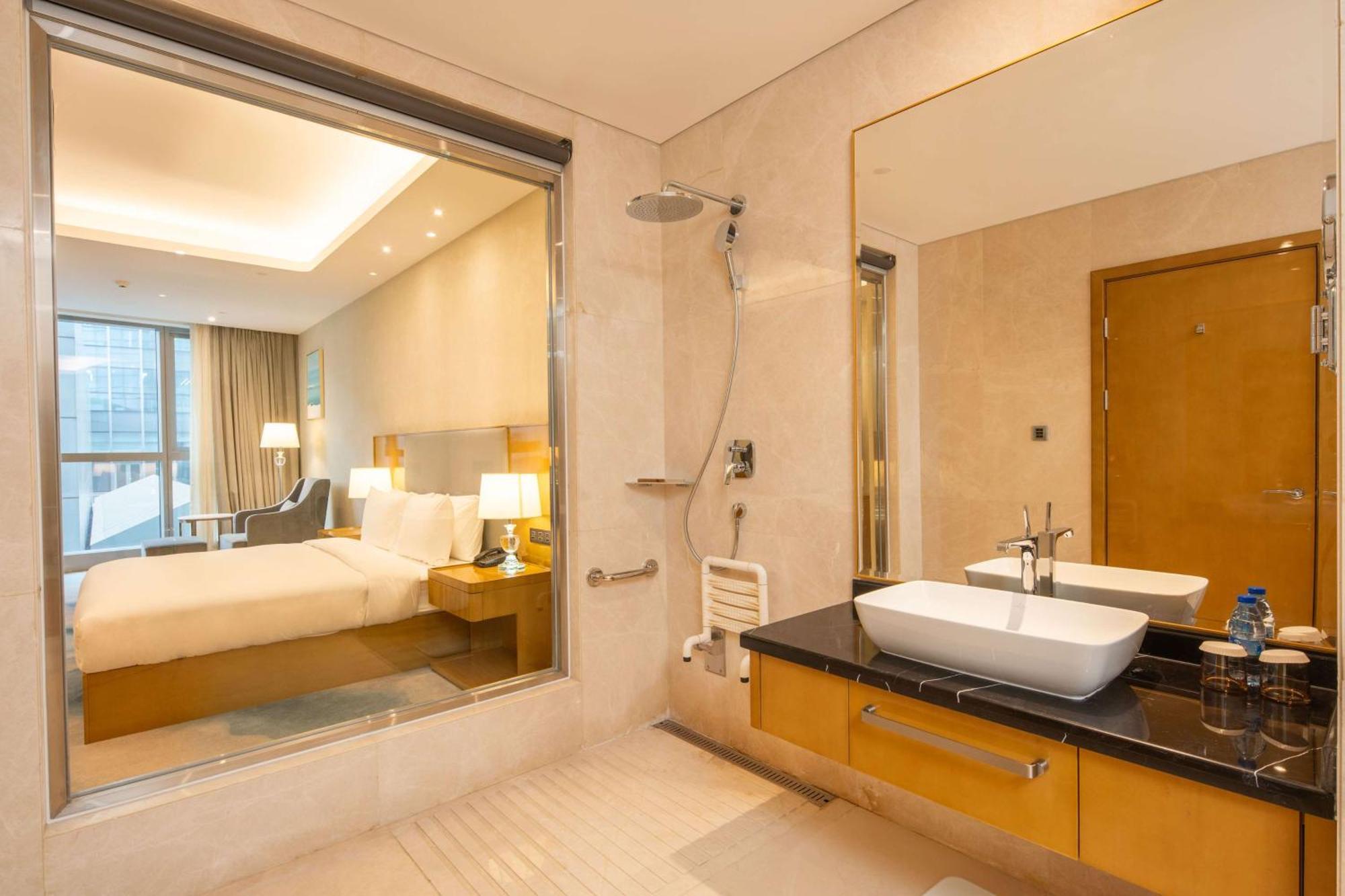 Hilton Brazzaville Les Tours Jumelles Hotel & Residences Exterior foto