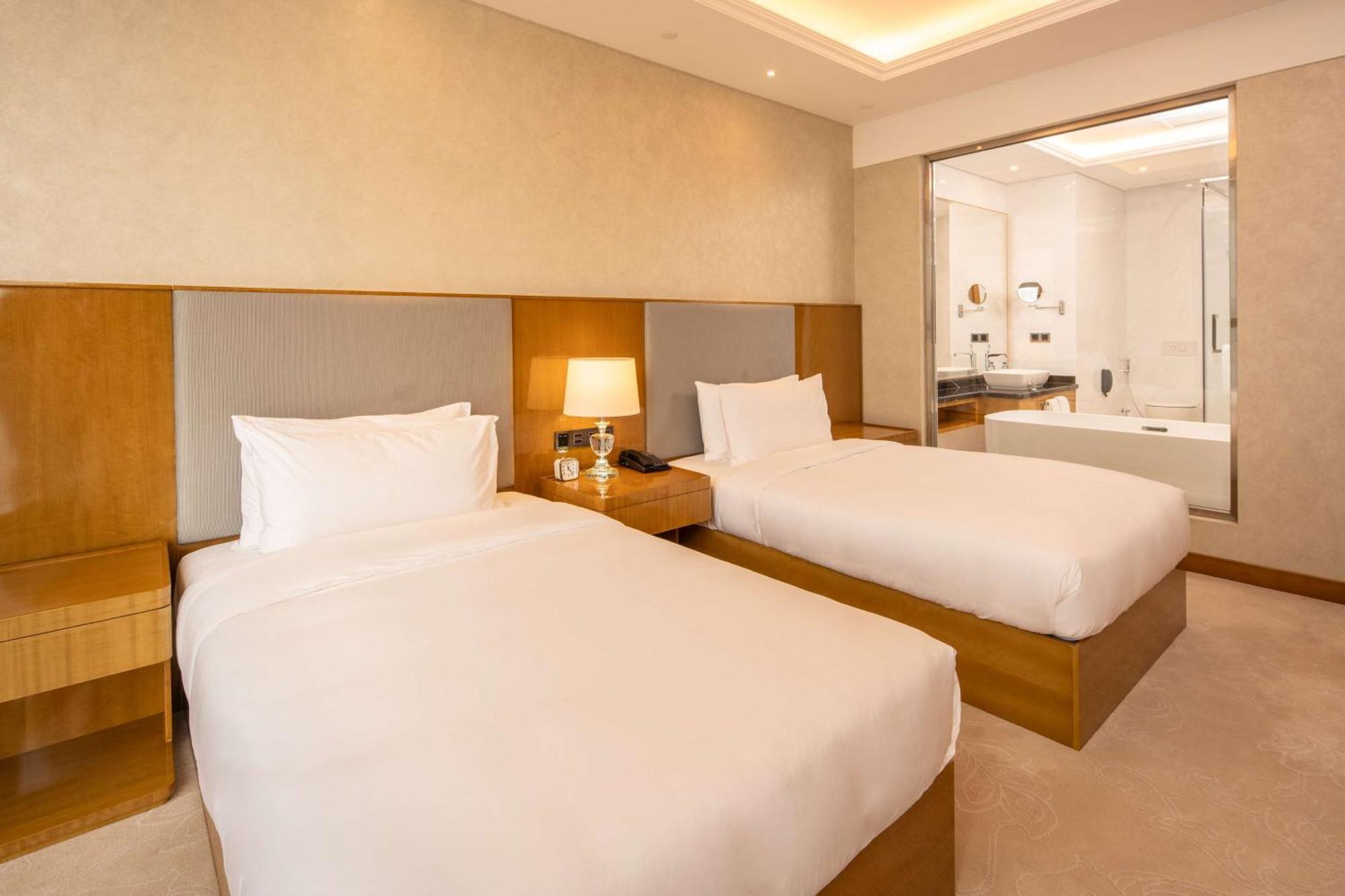 Hilton Brazzaville Les Tours Jumelles Hotel & Residences Exterior foto